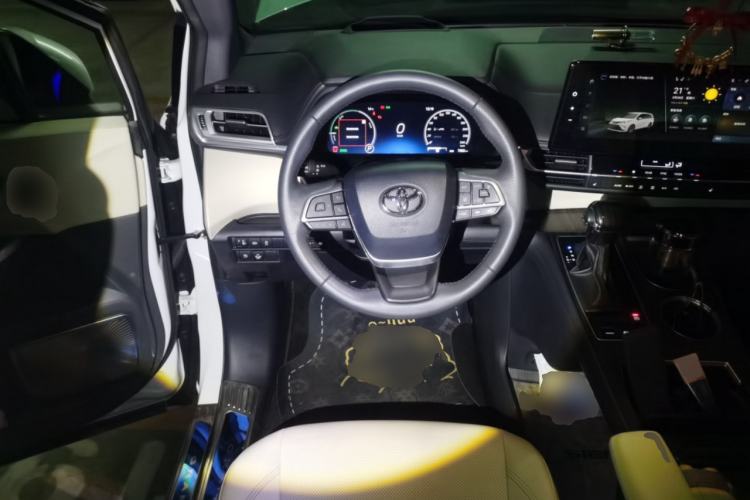 Used Toyota Granvia 2024 2.5L Hybrid Prestige ULTRA Edition Steering Wheel