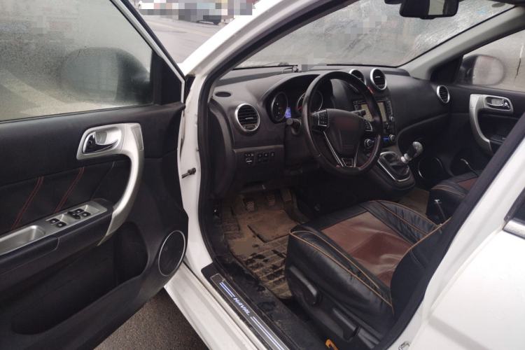 Used Haval H6 2013 Upgraded Model 1.5T Manual Two-Wheel Drive Elite Version
