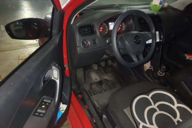 Used Volkswagen Polo 2016 1.4L Manual Fashion Model