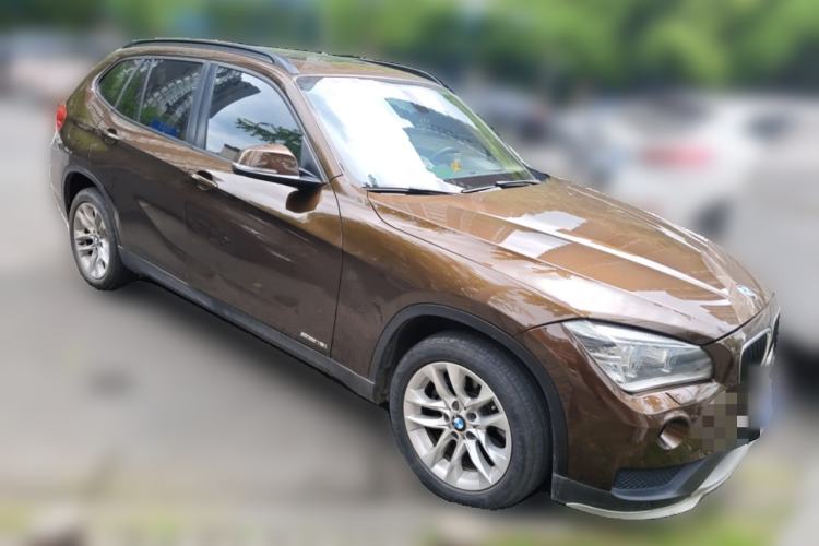 Used BMW X1 2014 sDrive18i Leading Model Front Right 45 Deg