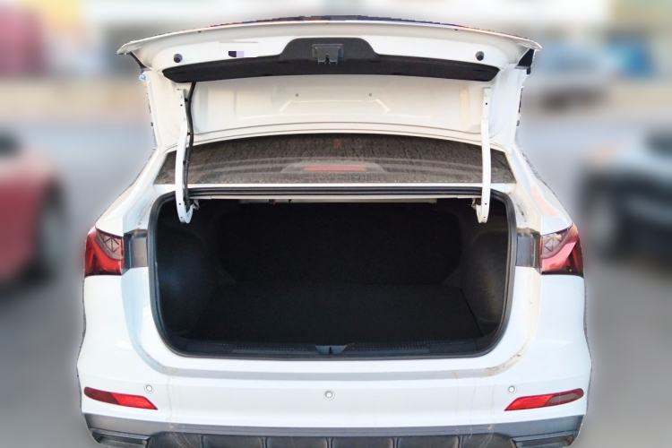 Used Roewe i5 2023 1.5L Manual Comfort Edition Trunk