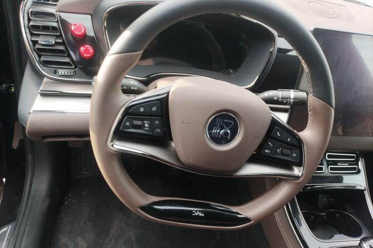 Used BYD Han 2020 DM Four-Wheel Drive Performance Edition Luxury Model Steering Wheel