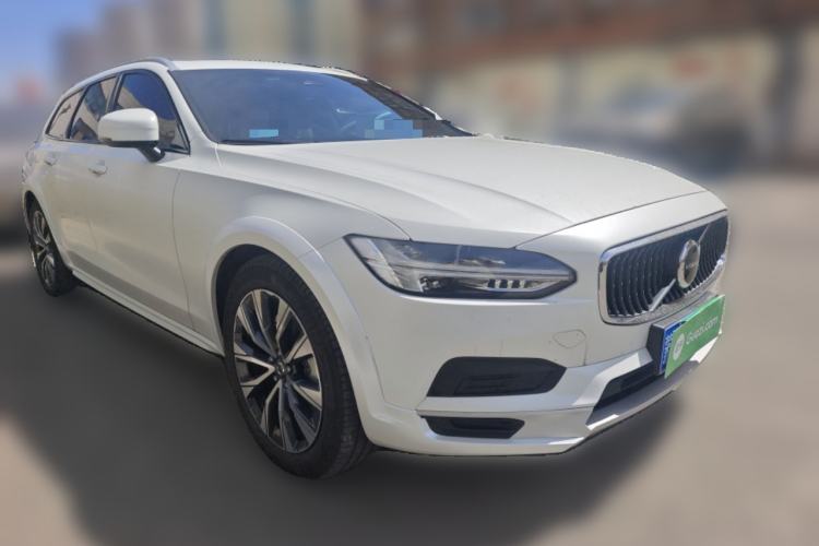 Used Volvo V90 2025 Cross Country B5 AWD Smart Range Edition
