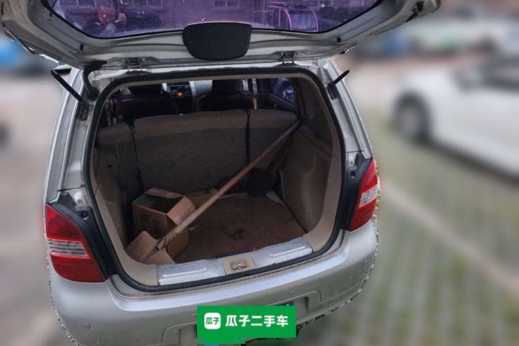 Used Nissan Livina 2010 Jingyue Edition 1.6L Manual All-Around Model Trunk