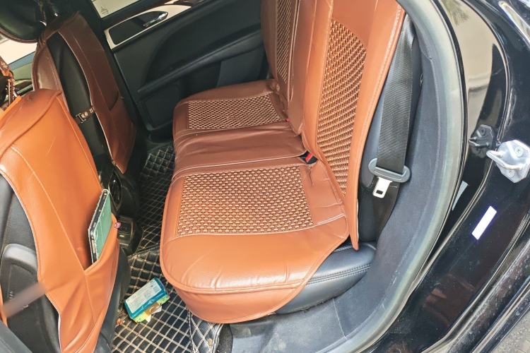 Used Lincoln MKZ 2018 2.0T Premium Edition Left Rear Seat