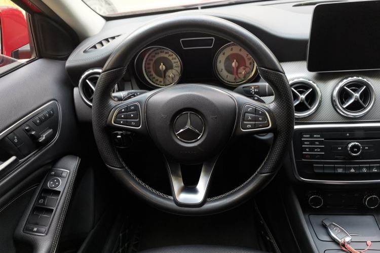Used Mercedes-Benz GLA 2016 GLA 200 Fashion Model
