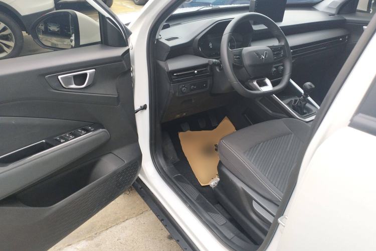 Used Wuling Alvez 2022 1.5L Manual Free-Style Model