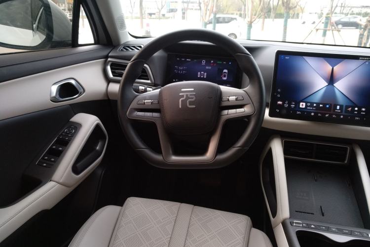 Used BYD Yuan UP 2025 Intelligent Driving Version 401 km Leading Edition