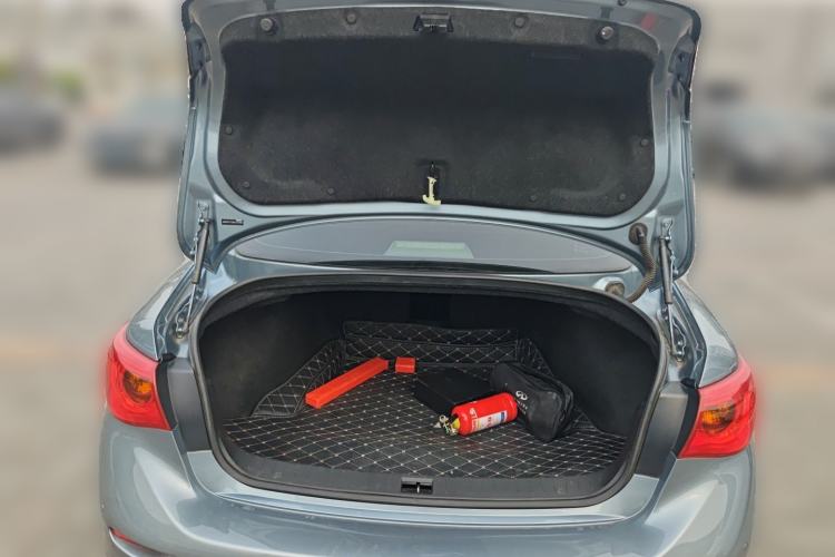 Used Infiniti Q50 2014 3.7L Comfort Edition Trunk