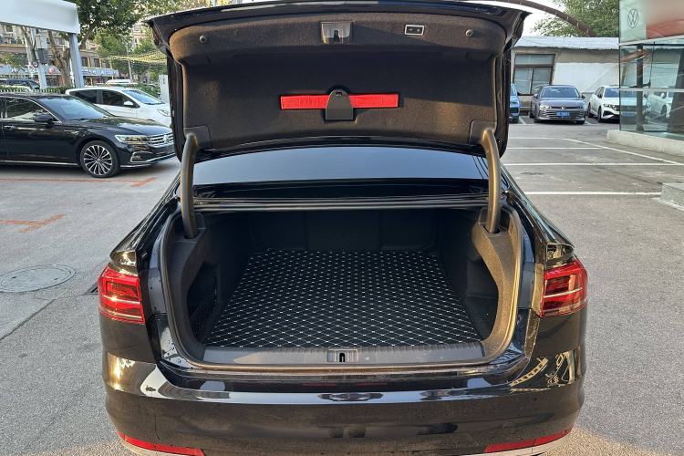 Used Volkswagen Phideon 2021 380TSI Luxury Edition
