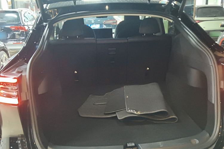 Used Tesla Model Y 2023 Rear-Wheel-Drive Version