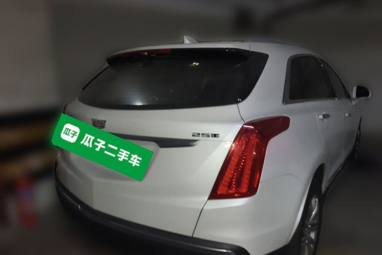 Used Cadillac XT5 2018 25T Luxury Model Rear Right 45 Deg