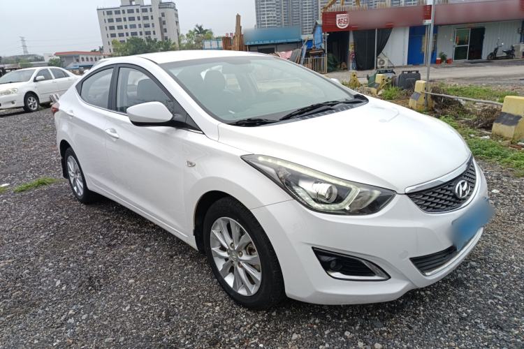Used Hyundai Elantra (5th Generation / Langdong) 2016 1.6L Automatic Smart Version Front Right 45 Deg