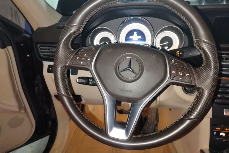 Used Mercedes-Benz E-Class 2015 E 260 L Sport & Fashion Model