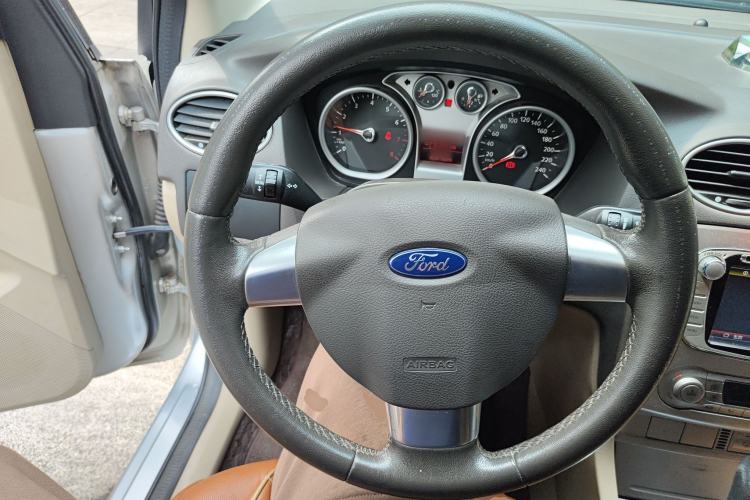 Used Ford Focus 2013 Sedan Classic 1.8L Automatic Fashion Edition
