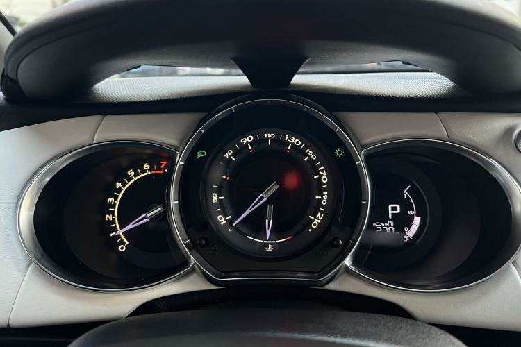 Used DS 3 2012 1.6L Supreme Edition
