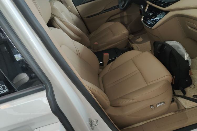 Used Buick GL8 2020 ES Land Cruiser 653T Luxury Edition Right Front Seat