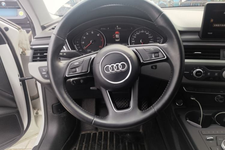 Used Audi A4L 2018 30th Anniversary Edition 40 TFSI Trendy Model Steering Wheel