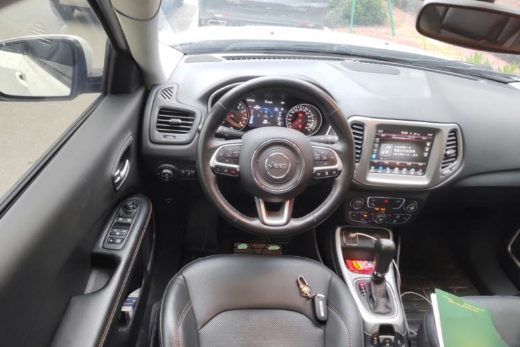 Used Jeep Compass 2017 200T Automatic Family Edition
