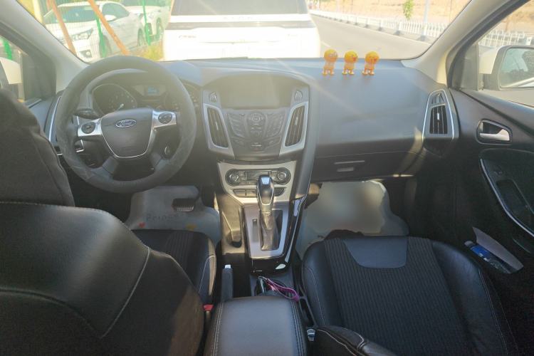 Used Ford Focus 2012 Sedan 1.6L Automatic Fashion Edition
