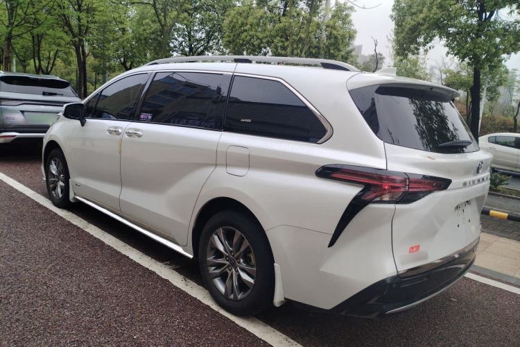 Used Toyota SIENNA 2024 2.5L Hybrid Four-Wheel Drive Luxury Edition Rear Left 45 Deg