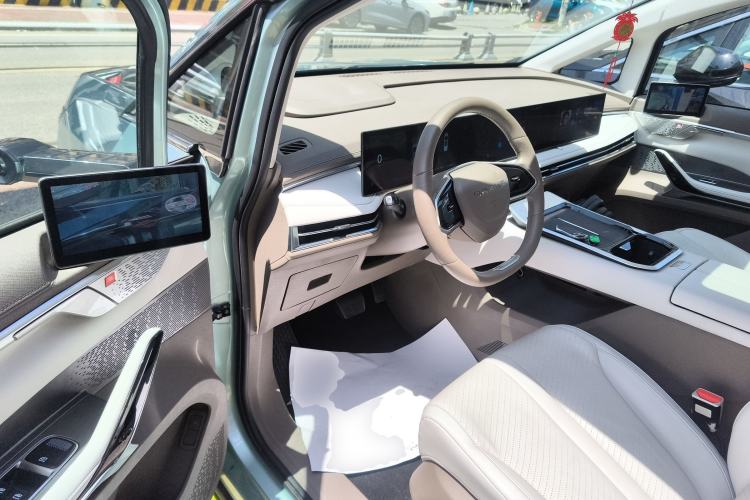 Used SAIC MAXUS Dajia 7 2024 605 km Extended Range Highland Version Six-Seater Driver Seat