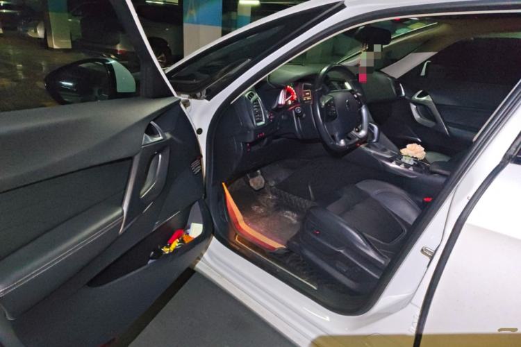 Used DS 5 2015 1.6T Luxury Edition THP160
