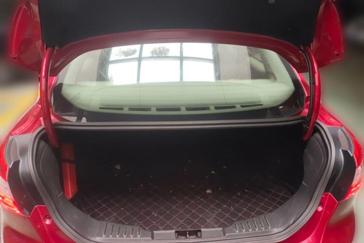 Used Ford Focus 2012 Sedan 1.6L Manual Comfort Model
