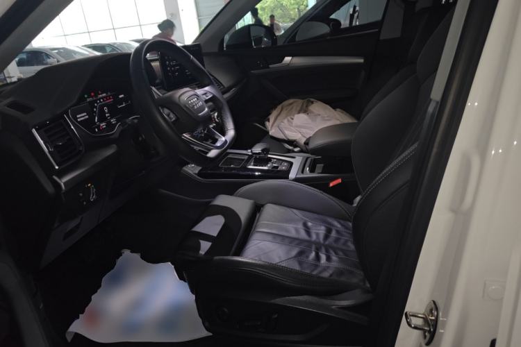 Used Audi Q5L 2023 40T Fashionable and Dynamic Edition
