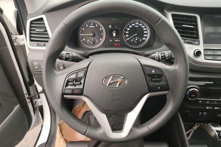 Used Hyundai Tucson 2015 1.6T Dual-Clutch Two-Wheel-Drive Smart Model
