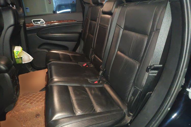 Used Jeep Grand Cherokee 2011 3.6L Luxury Edition
