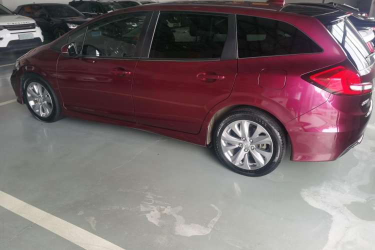 Used Honda Jade 2017 1.8L automatic Comfort version 5 seats Exterior 5