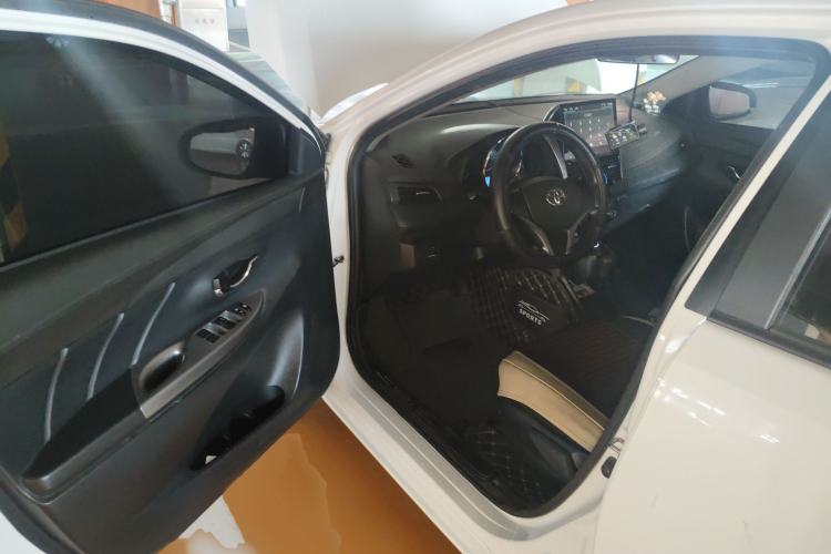 Used Toyota YARiS L Zhi Xuan 2015 1.5E Automatic Charm Edition
