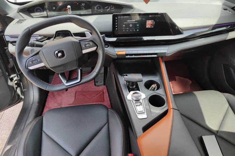 Used CHANGAN UNI-V 2022 1.5T Prestige Version Center Console