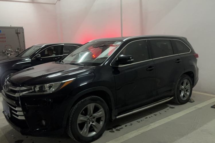 Used Toyota Highlander 2018 2.0T Four-Wheel Drive Luxury Version 7 Seats China VI Standard
