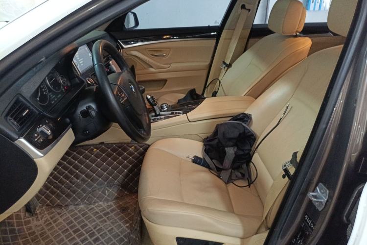 Used BMW 5 Series 2013 525Li Leading Model
