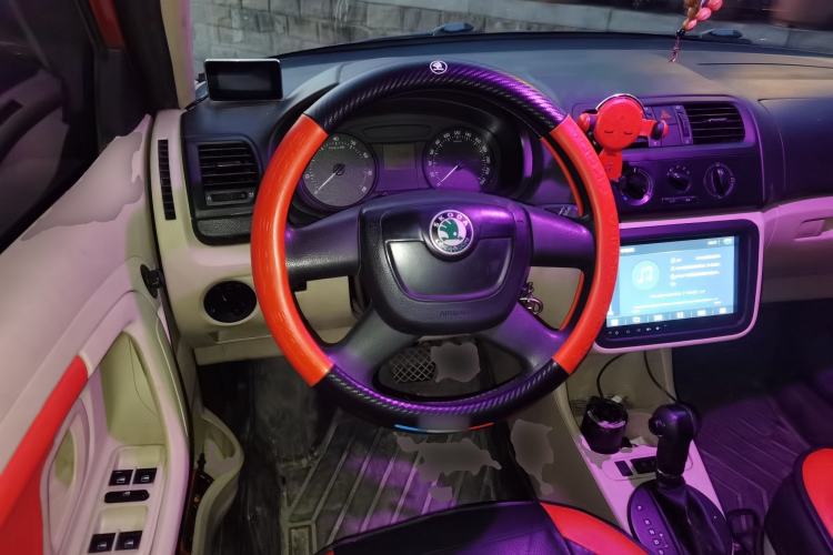 Used Skoda Fabia 2012 1.4L Automatic Crystal Edition
