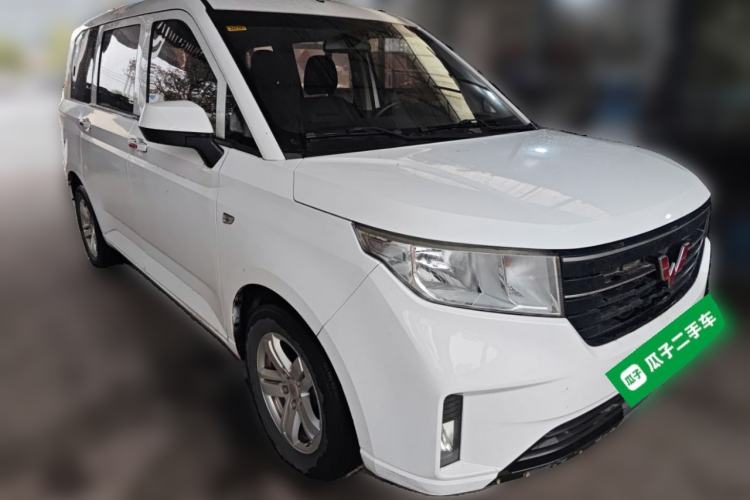 Used Wuling Hongguang PLUS 2019 1.5T Manual Comfort Version 7 Seats Front Right 45 Deg