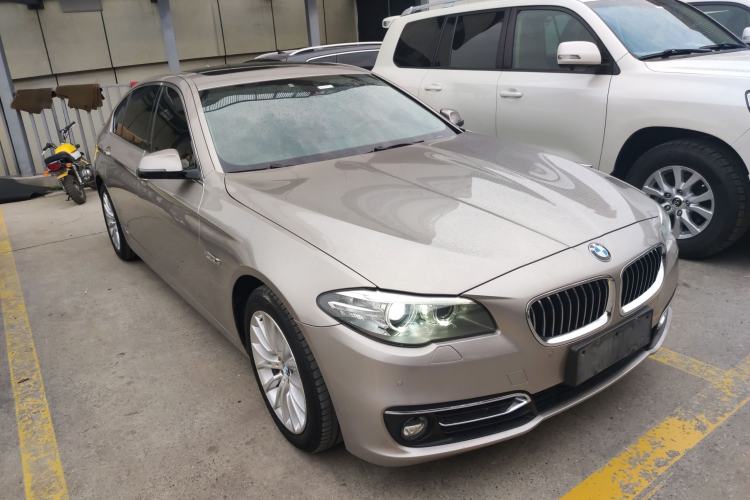 Used BMW 5 Series 2014 525Li Luxury Design Package Front Right 45 Deg