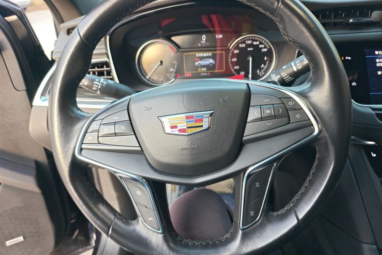 Used Cadillac XT5 2022 2.0T Two-Wheel Drive Luxury Version