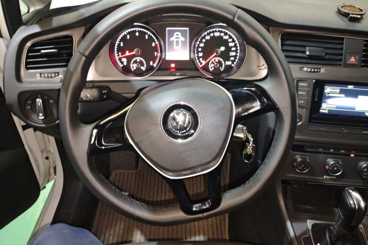 Used Volkswagen Golf 2016 1.6L Automatic Comfort Model Steering Wheel