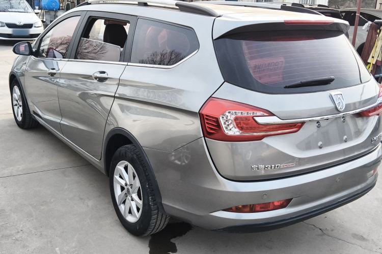 Used Baojun 310W 2017 1.5L Manual Fashion Model China V