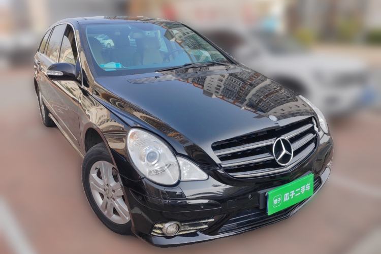 Used Mercedes-Benz R-Class 2009 R 300 L Luxury Model Front Right 45 Deg
