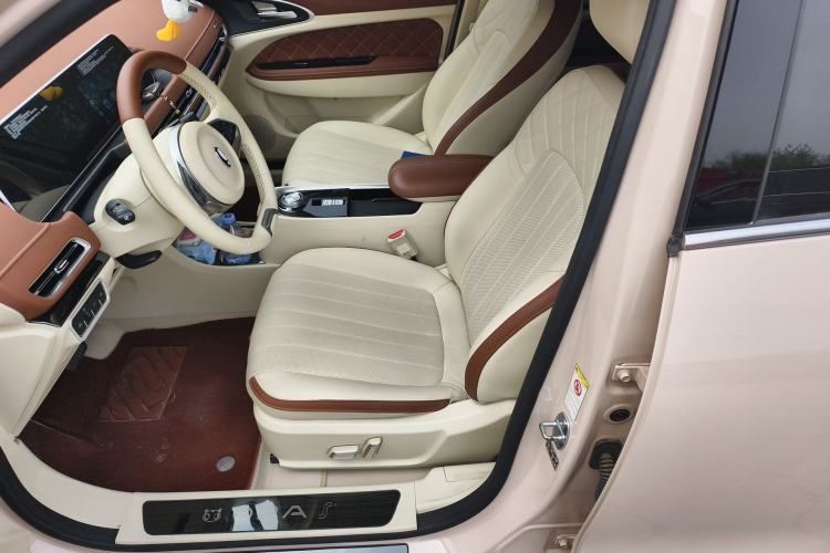 Used ORA Good Cat 2022 Morandi Edition 400km Standard Range Premium Version Lithium Iron Phosphate Left Front Seat