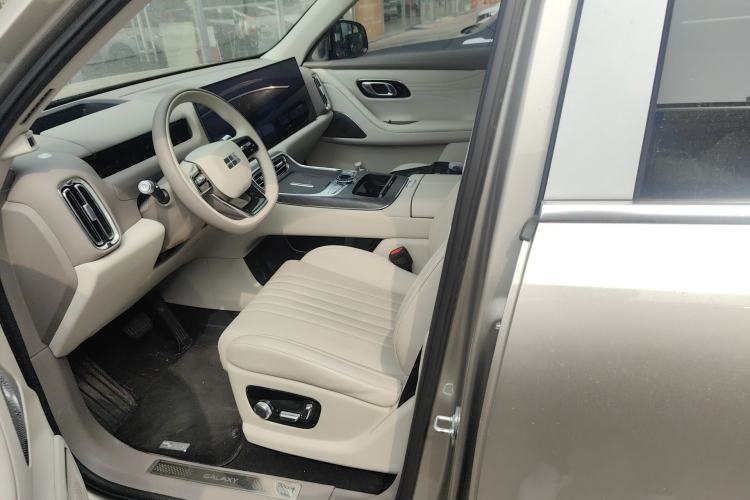 Used Geely Galaxy M9 2025 Model 210km Four-Wheel-Drive Leading Edition Left Front Seat