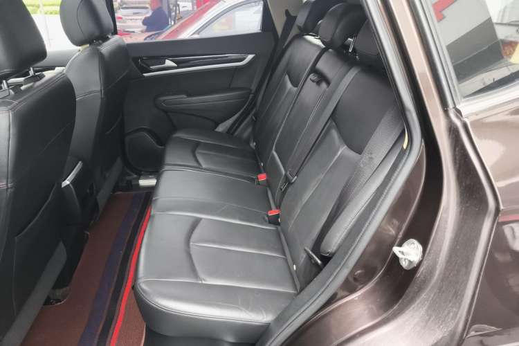 Used Dongfeng Aeolus AX7 2016 2.0L Automatic Zhiyi Trim