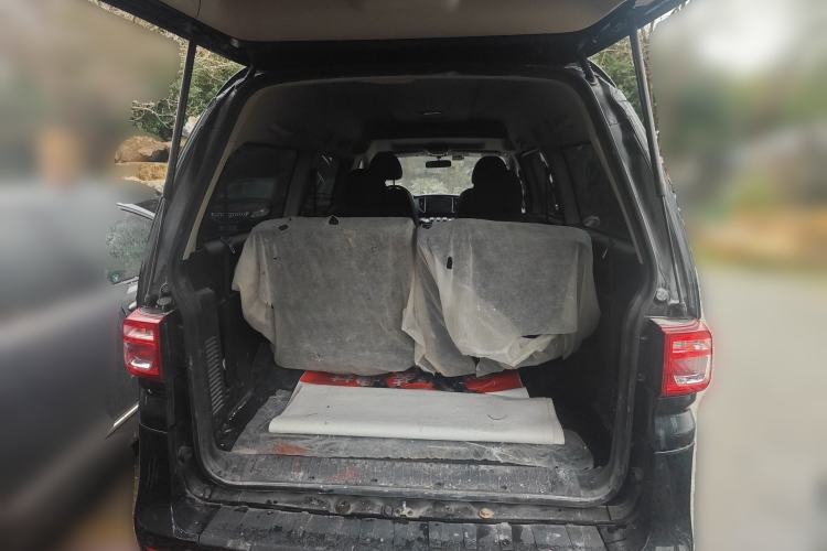 Used FORTHING Lingzhi 2024 M5L 1.5T Manual Luxury 7-Seater Trunk