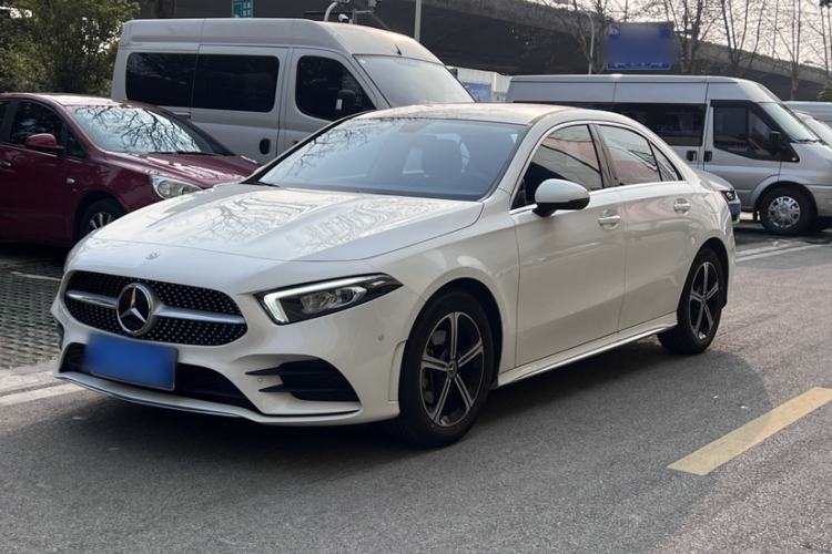 Used Mercedes-Benz A-Class 2022 Revised Version A 200 L Sport Sedan Fashionable Style