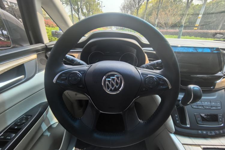 Used Buick GL8 2018 ES 28T Comfort Model China VI Standard