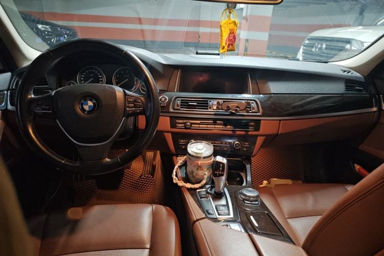 Used BMW 5 Series 2014 528Li Leading Model
